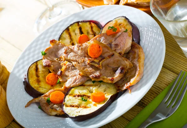 Tender Slices Mutton Chops Served Grilled Vegetables Parsley Plate — Stock Photo, Image