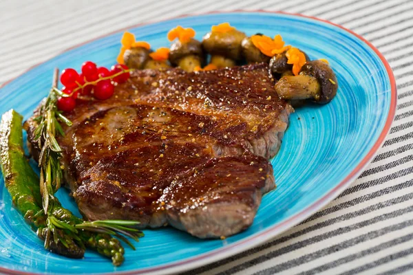 Steak Entrecote Beef Mushroom Asparagus Plate Table — Stock Photo, Image