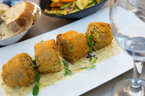 Schotel Andouillette Artisanale Geserveerd Bord Cafe Franse Keuken — Stockfoto