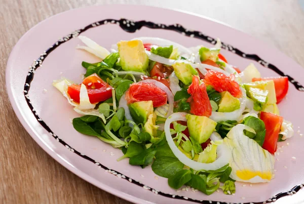 Imagem Salada Abacate Tomate Toranja Salada Milho — Fotografia de Stock