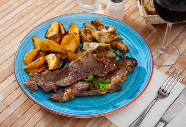 Beef Steak Potatoes Artichokes Wooden Board — Stock Photo, Image