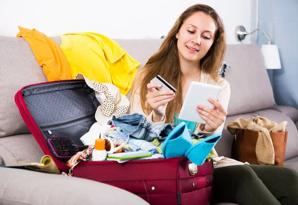 Young Cheerful Woman Getting Ready Holidays Home — Stock Photo, Image