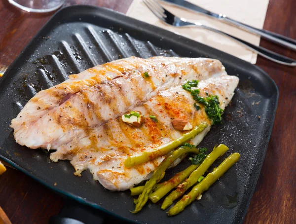 Delicious Fish Dish Roasted Oil Sea Bass Slices Served Asparagus — Stock Photo, Image
