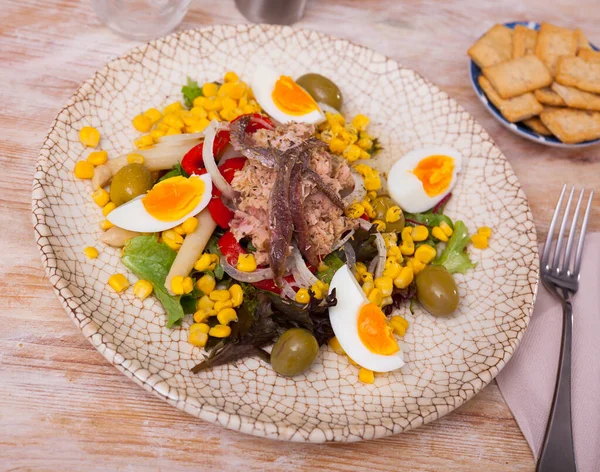 Ensalada Con Anchoas Bacalao Salsa Tipycal Catalonia —  Fotos de Stock