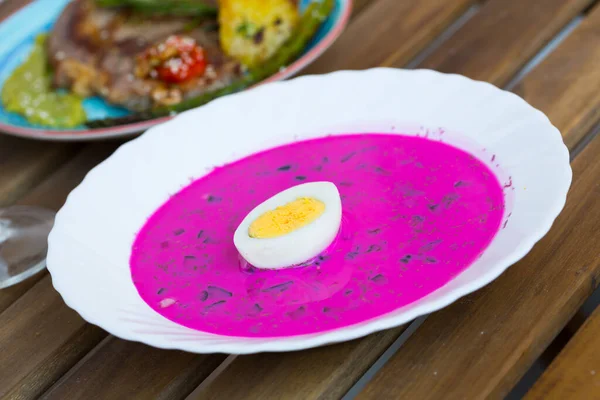 Teller Mit Kaltem Borscht Ist Erfrischendes Gericht Restaurant — Stockfoto