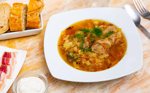 Sopa Col Con Verduras Hervidas Caldo Cerdo Servido Plato Foto — Foto de Stock