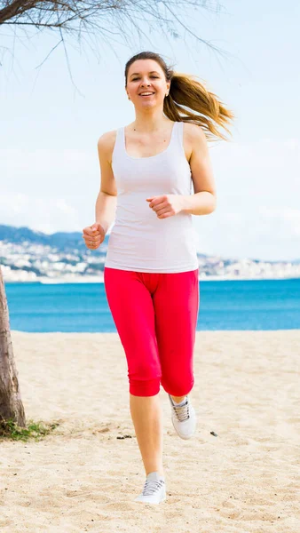 Smiling Young Girl Running Beach Sea Daytime — Stock Photo, Image
