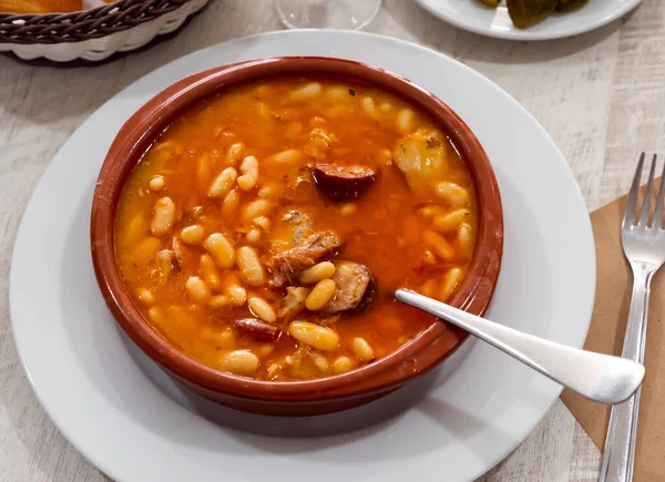 Guiso Frijol Tradicional Español Con Jamón Salchichas Catalanas —  Fotos de Stock