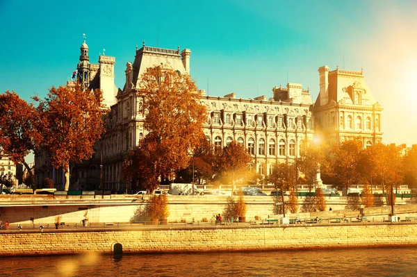 Vista Impresionante Arquitectura Del Ayuntamiento París Orillas Del Río Sena — Foto de Stock