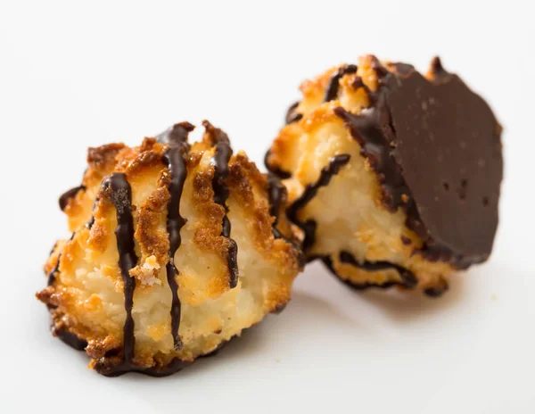 Deliciosas Galletas Coco Cubiertas Con Chocolate Negro —  Fotos de Stock