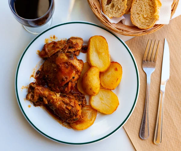 Closeup Baked Chicken Legs Potatoes — Stock Photo, Image