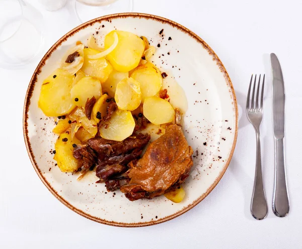 Delicious Confit Duck Leg Boiled Potato Caperberries — Stock fotografie
