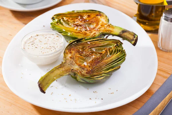 Delicious Roasted Halves Artichokes Served Coarse Salt Plate — Stock Photo, Image