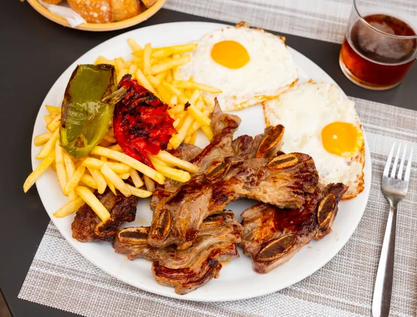 Traditional Spanish Barbecue Grilled Pork French Fries Eggs Cafe — 图库照片