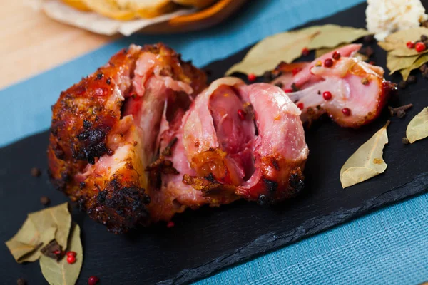 Apetitivo Nudillo Cerdo Horno Con Especias Foto Alta Calidad — Foto de Stock