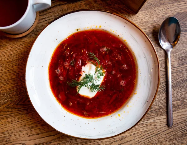 Antipasto Piatto Russo Borscht Servito Con Panna Acida — Foto Stock