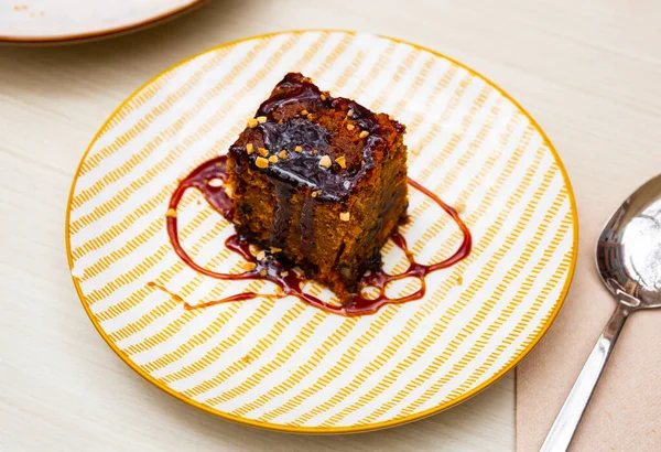 Close Photo Piece Sweet Carrot Cake Served Plate — Foto Stock