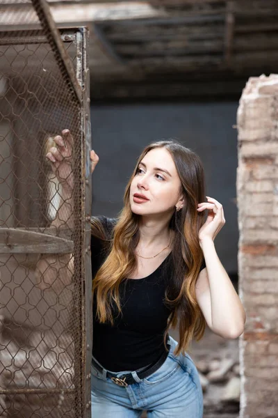 Photo Sensual Young European Woman Deserted Building Portrait Long Haired — Stockfoto