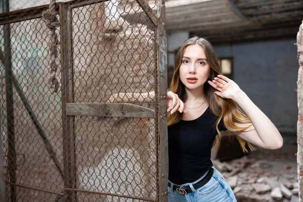 Portrait Attractive Young Caucasian Woman Posing Abandoned Building — стоковое фото