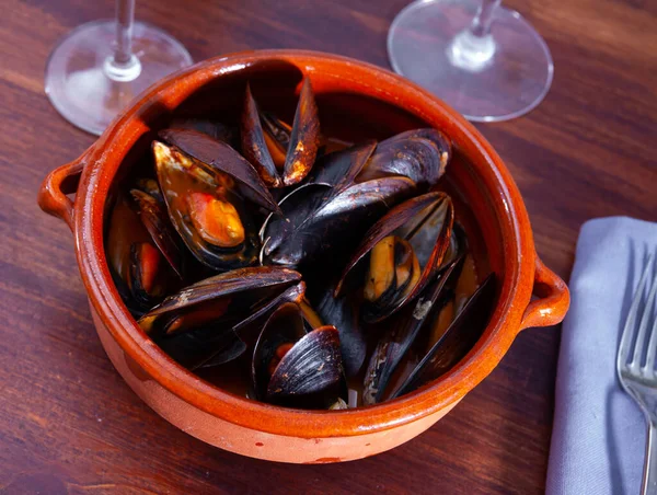 スペイン料理の人気のある伝統料理であるラ マリネラ ムール貝の絶妙な繊細さ — ストック写真