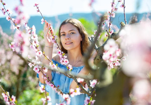 Girl Spring Garden Peach Blue Dress — Stock Photo, Image