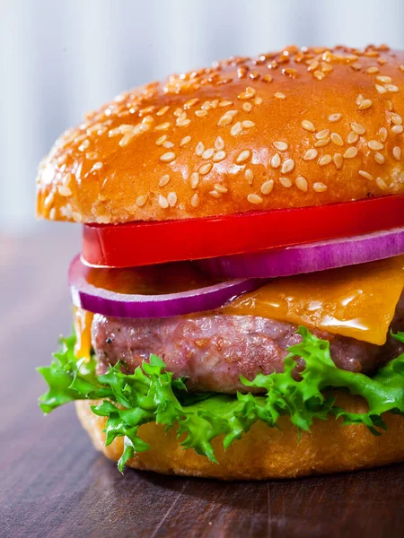 Image Délicieux Hamburger Avec Galette Porc Tomate Fromage Laitue — Photo