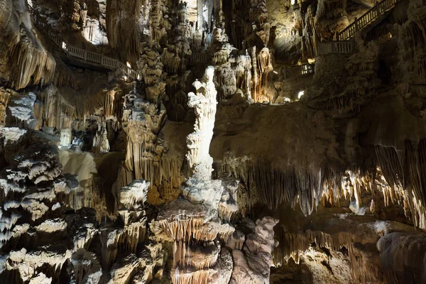 Imagem Caverna Grotte Des Demoiselles Iluminada Interior França — Fotografia de Stock