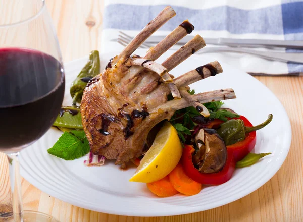 Roasted Rack Mutton Baked Vegetables Mushrooms Fresh Greens Lemon Balsamic — Stok fotoğraf