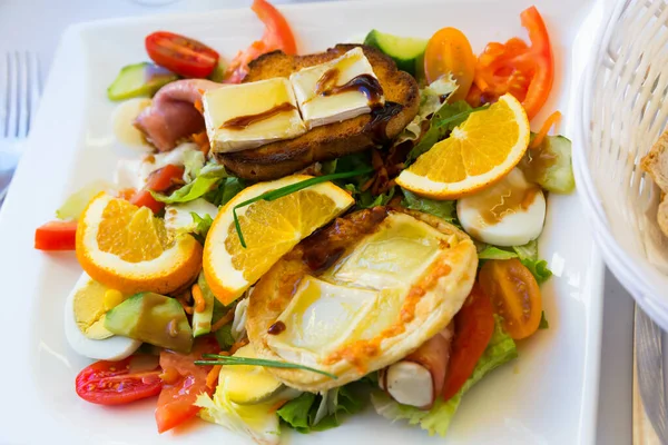 Salad Goat Cheese Honey Orrange Plate Dish French Cuisine — Stock Photo, Image
