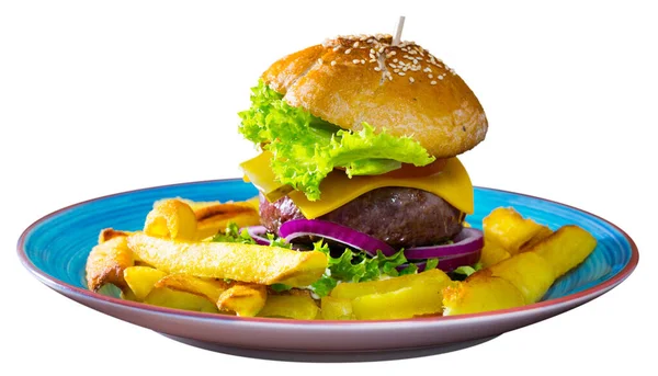Chutný Heeseburger Hovězím Masem Rajčaty Sýrem Okurkou Hranolky Izolované Přes — Stock fotografie