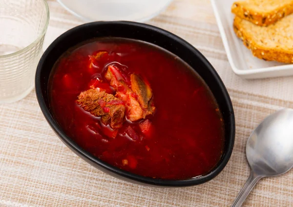 Delicioso Tradicional Ucraniano Sopa Verduras Rusas Con Carne Res Servida —  Fotos de Stock