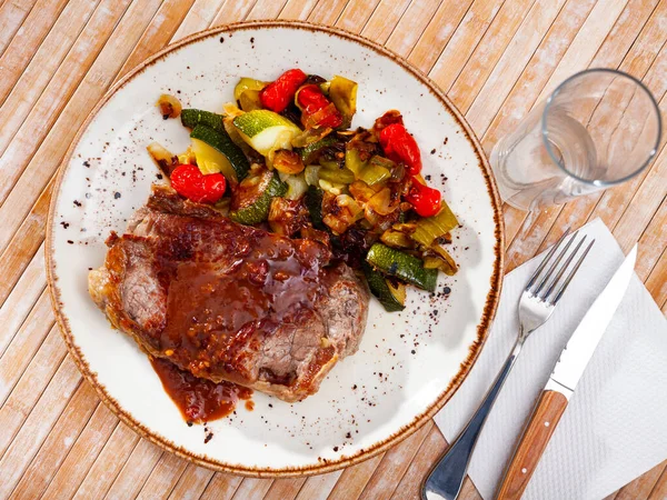 Fried Veal Cutlet Roasted Vegetables Healthy Dinner — Stock Photo, Image