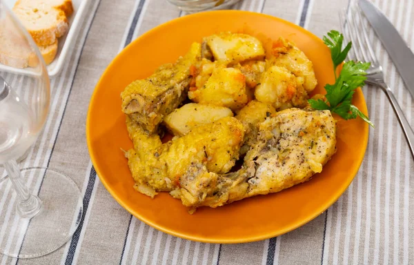 Appetizing Chicken Drumsticks Boiled Potatoes Sauce — Stok Foto