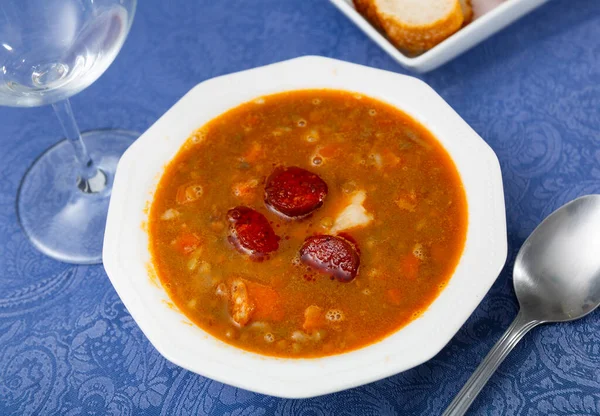 Spicy Stewed Lentils Suasage Vegetables Thick Tomato Sauce Served White — 图库照片