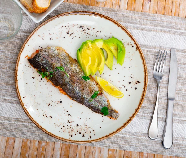 Fried Trout Fillet Served Avocado Healthy Dish Kitchen — Stock Photo, Image