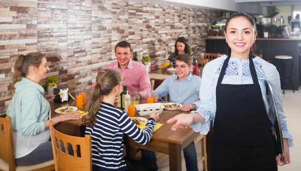 Energetic Waitress Holding Tray Dishes Meeting Visitors Cafe — Stock Photo, Image