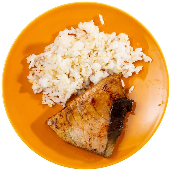 Připravené Filety Tuňáka Vařenou Rýží Podávané Talíři Izolované Přes Bílé — Stock fotografie