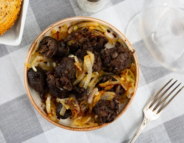 Morcilla Con Cebolla Salchicha Sangre Frita Con Cebolla Mesa Cocina — Foto de Stock