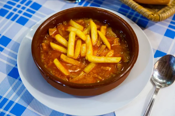 Tradicional Prato Tripe Espanhol Callos Servido Com Batata Molho Tomate — Fotografia de Stock