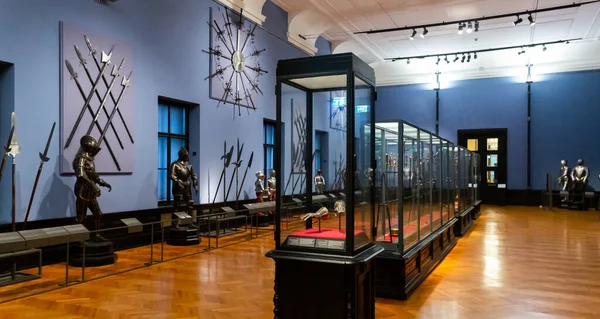 ウィーン オーストリア 2022年1月29日 ウィーン世界博物館で武器庫に展示されている騎士の鎧の展示 — ストック写真