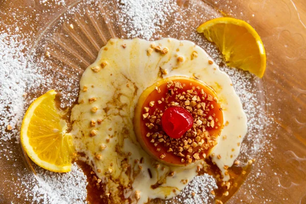 Delicate Karamel Tocino Cielo Zoete Pudding Basis Van Eieren Geserveerd — Stockfoto