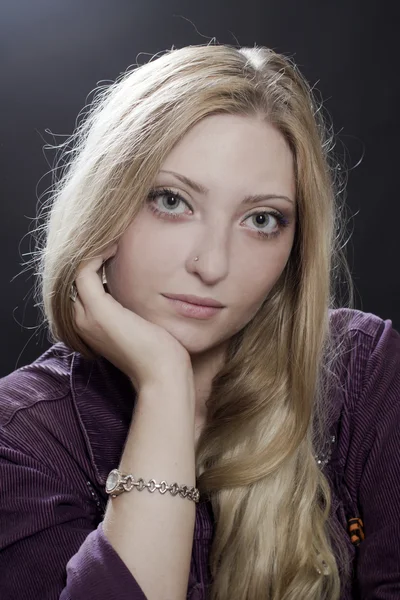 Portrait of beautiful woman — Stock Photo, Image