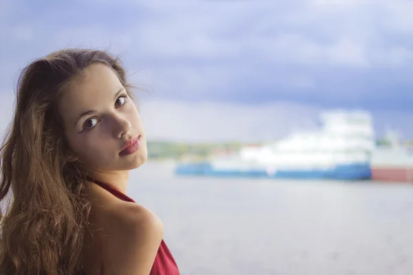 Portret van mooie brunette — Stockfoto