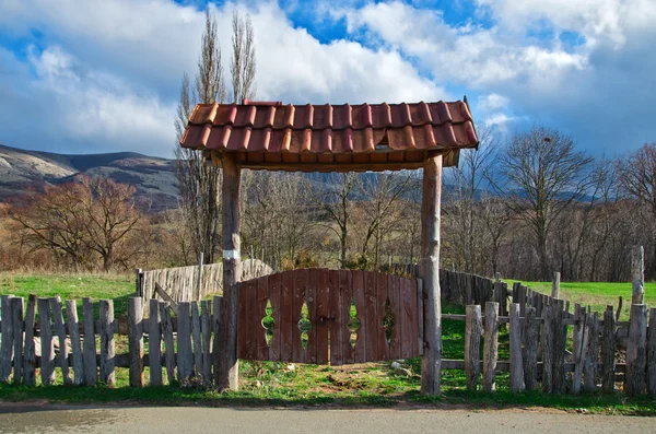 Antigua puerta rural — Foto de Stock