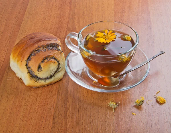 Domowy wypiek i herbata — Zdjęcie stockowe