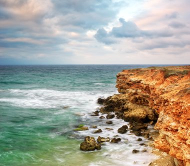 Dağdaki yeşil çayır