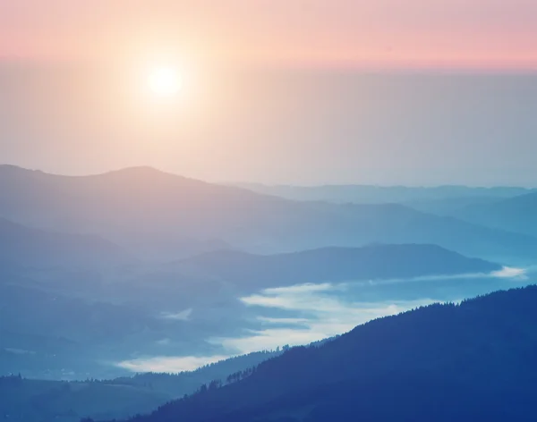 Sunrise in mountain. — Stock Photo, Image