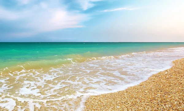 해변의 아름 다운 해안입니다. 자연 구성. — 스톡 사진