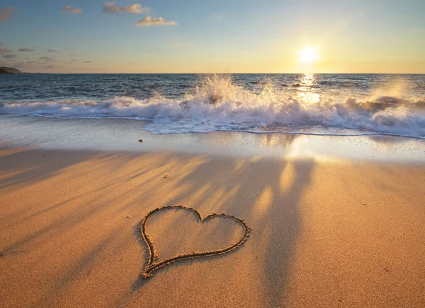 Srdce na pláži — Stock fotografie
