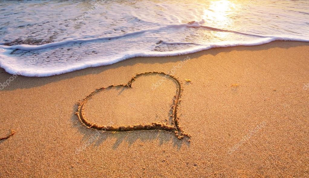 Coeur Sur La Plage Photographie Zatvor 50558707